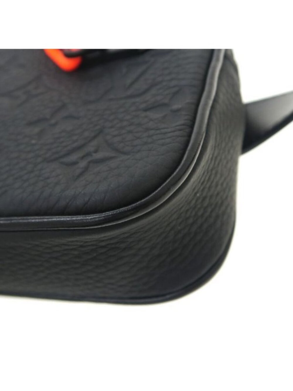 Louis Vuitton Taurillon Pochette Volga Pouch - Picture 4 of 9